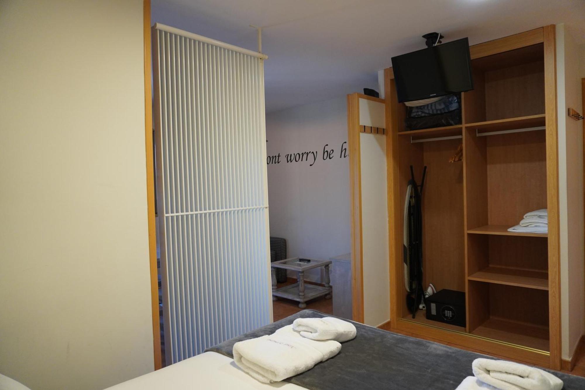Apartamentos Casa Domenc Aren Екстериор снимка