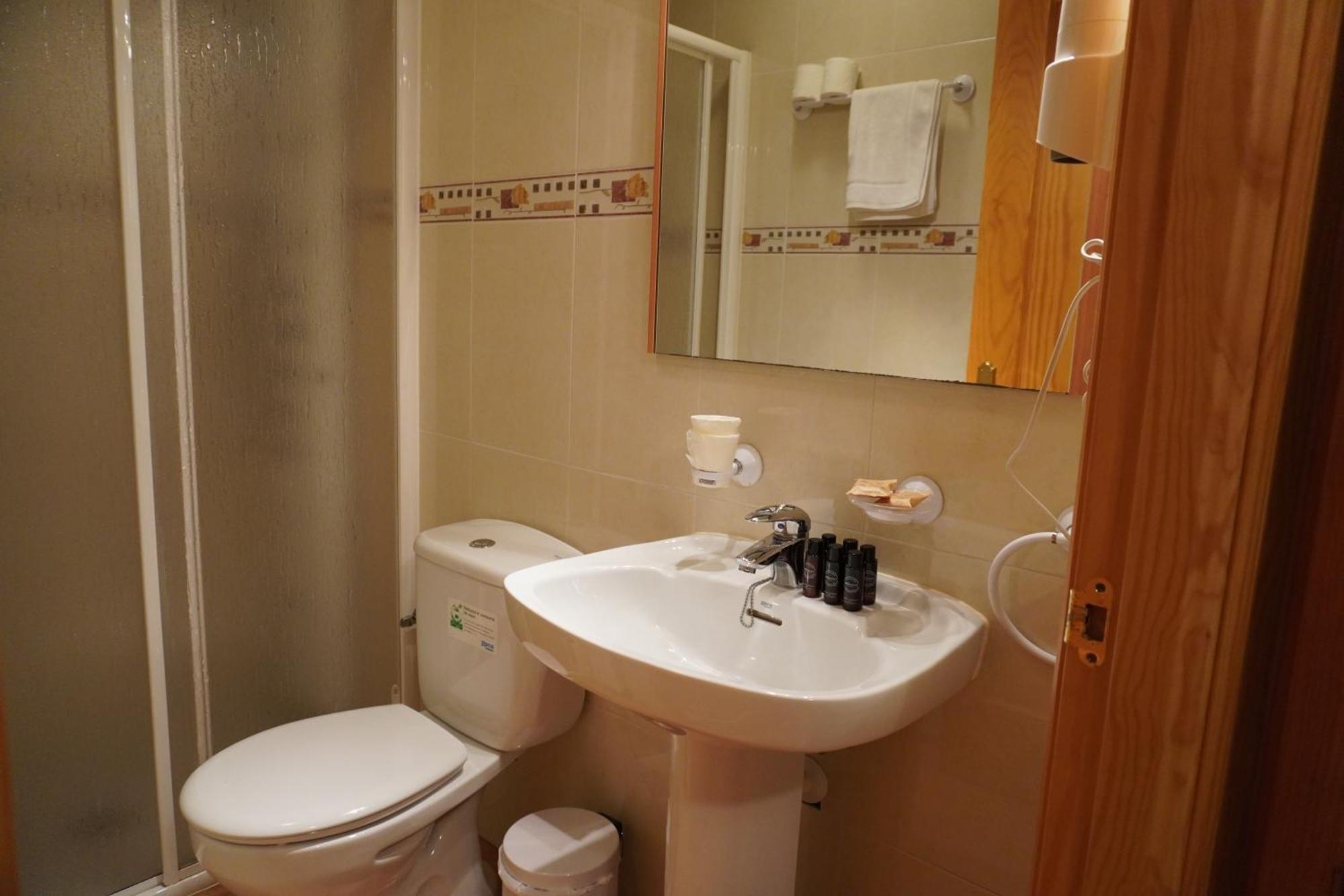 Apartamentos Casa Domenc Aren Екстериор снимка