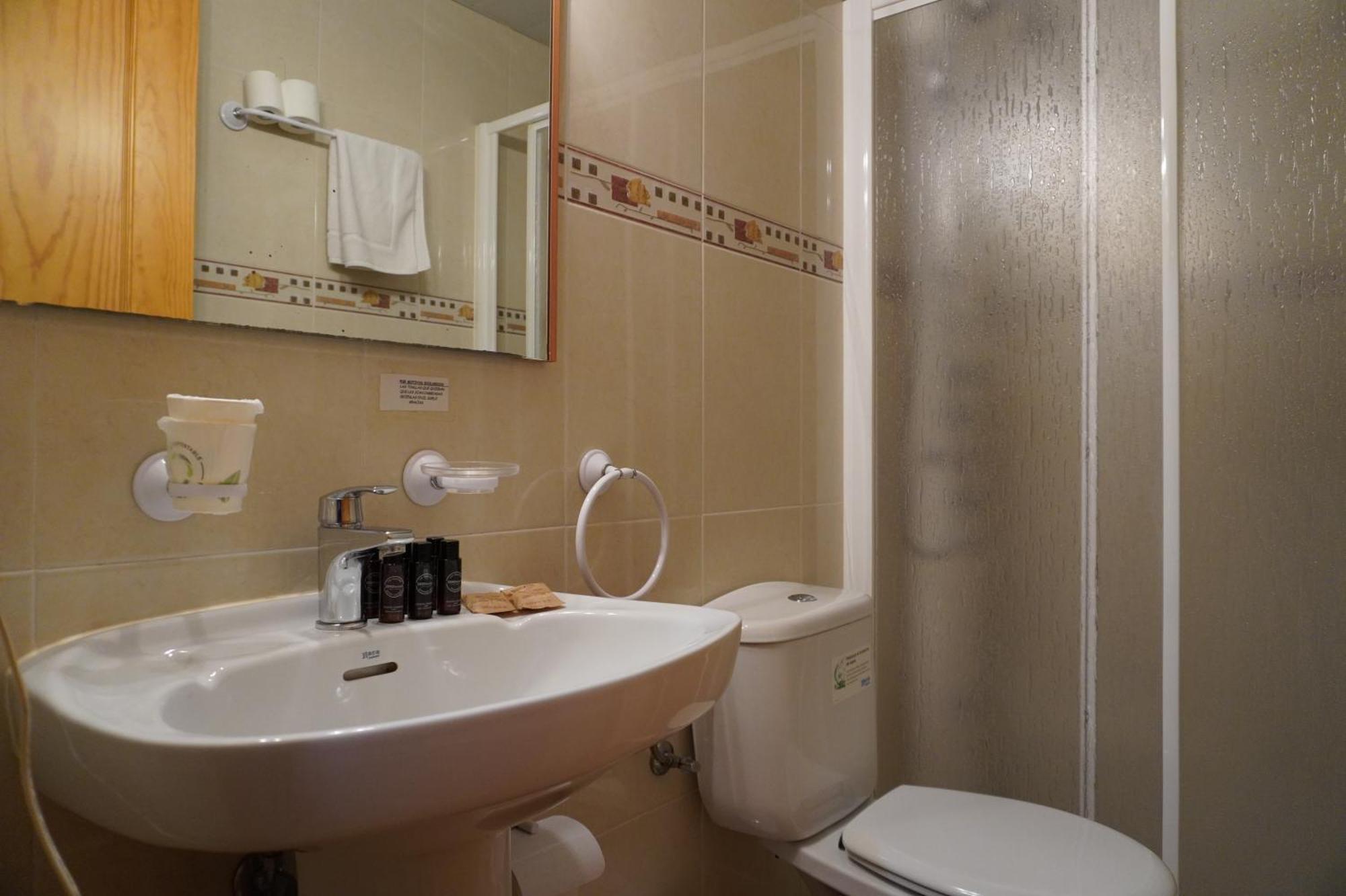 Apartamentos Casa Domenc Aren Екстериор снимка