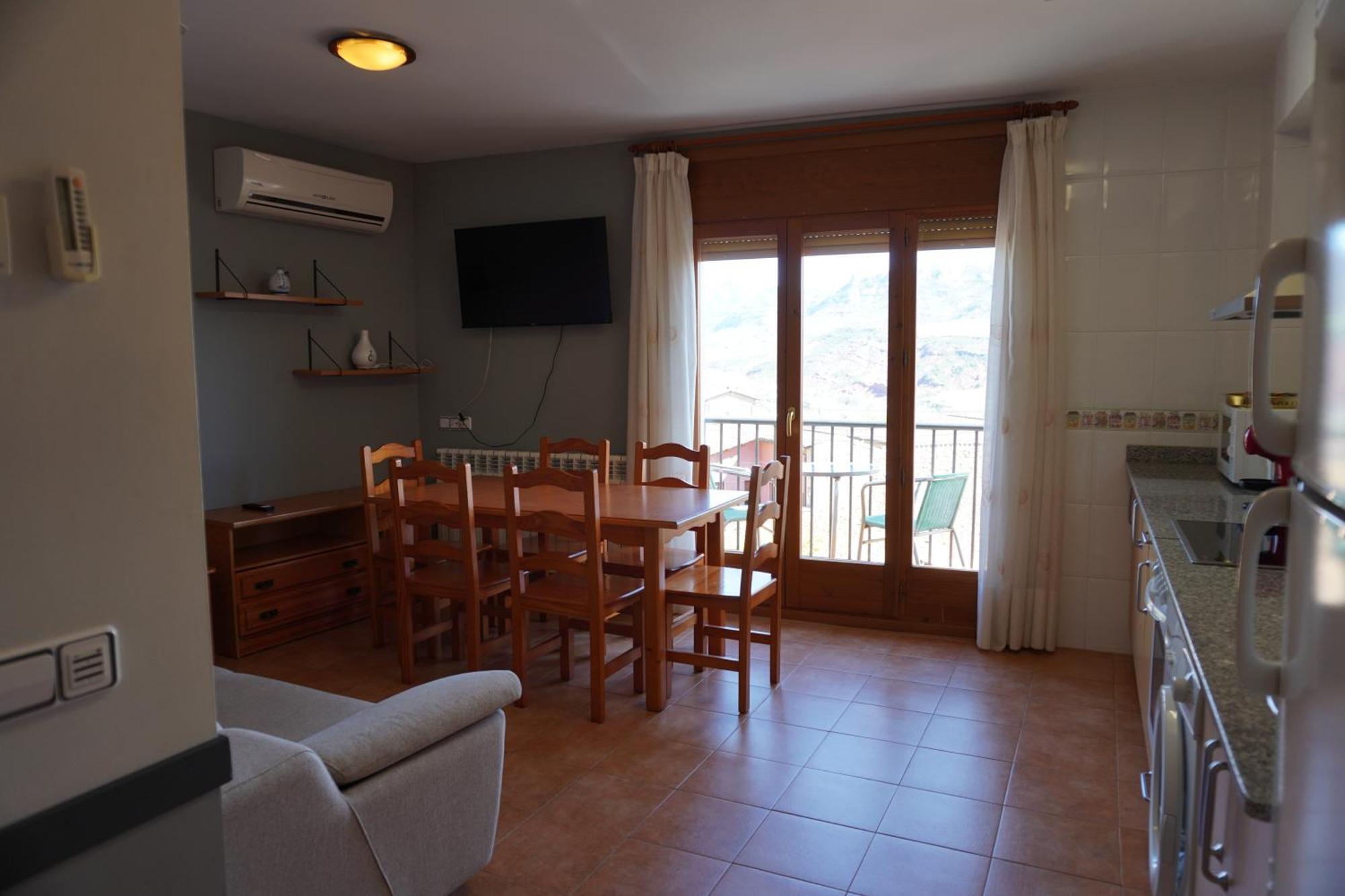 Apartamentos Casa Domenc Aren Екстериор снимка